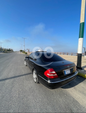 Mercedes-Benz in Barsa - مرسيدس E500 4matic موديل 2005 نظيفة جداً | 2005 Mercedes E500 4matic Black Edition