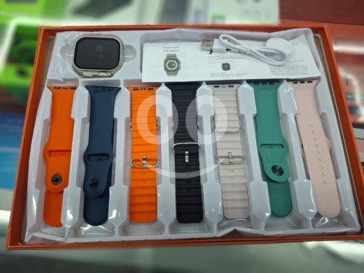 Smart Watches in Bchamoun - ساعة ذكية الترا مع 7 أحزمة متنوعة وشاحن لاسلكي | Smart Watch Ultra with 7 Interchangeable Straps