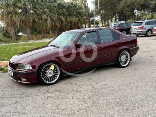 BMW in Chekka - بي ام دبليو "بوي" 1992 محرك 318 وجنوط ألبين | 1992 BMW 318 Manual with 18" Alpina Rims