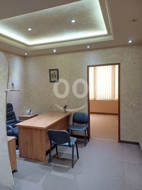 Commercials for rent in Bouchrieh - OFFICE 40M FOR RENT IN QUEENS PLAZA CENTER BAUCHRIEH