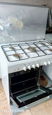 Kitchen appliances in Tripoli - فرن مستعمل ايطالي مرتب