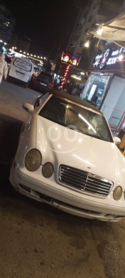 Mercedes-Benz dans Tripoli - CLK 320 2001
