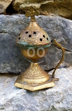 Antiques & Collectibles in Batroun - مبخرة نحاس كلاسيكية بنقوش شرقية - حجم صغير | Antique Brass Censer with Oriental Engravings