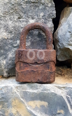 Antiques & Collectibles in Batroun - قفل أثري قديم صناعة ألمانية | Antique Vintage Padlock - Made in Germany