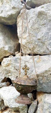 Antiques & Collectibles in Batroun - مبخرة نحاسية تراثية معلقة - حجم وسط | Unique Hanging Brass Censer - Medium Size