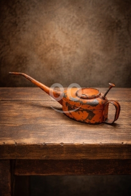 Antiques & Collectibles in Batroun - مزيتة معدنية أنتيك لون برتقالي | Vintage Orange Metal Oil Can