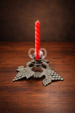 Antiques & Collectibles in Batroun - شمعدان معدني أنتيك بتصميم أوراق العنب | Vintage Grape Leaf Metal Candlestick