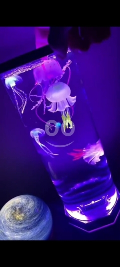 مصباح قنديل البحر LED التفاعلي | Animated Jellyfish LED Lamp