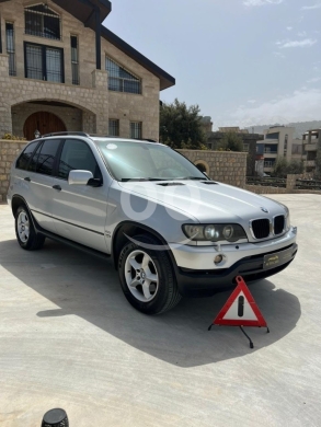 BMW dans Rachaya - BMW X5 2001 E53 Luxury SUV - Silver Metallic | بي أم دبليو إكس 5 موديل 2001 بحالة ممتازة