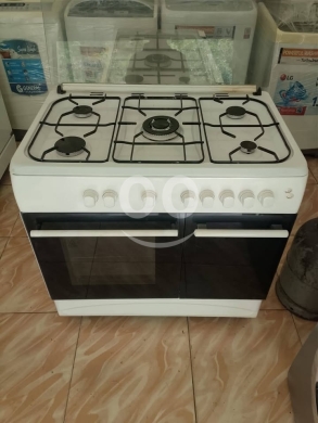 Kitchen appliances in Tripoli - فرن ٥ عيون ابيض واصل لباب بيتك