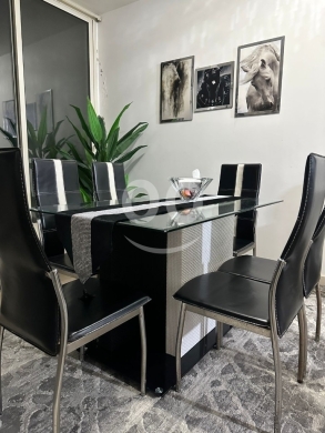 Dining room dans Dawhet Aramoun - طاولة سفرة عصرية مع ٦ كراسي جلد | Modern Dining Table with 6 Chairs