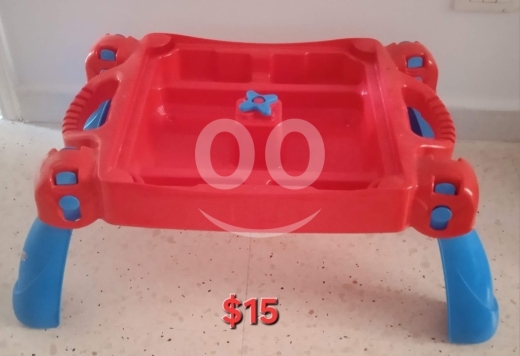 Baby & Kids Stuff in Dawhet Aramoun - طاولة أنشطة ليتل تايكس ٢ في ١ للرمل والماء | Little Tikes 2-in-1 Sand & Water Activity Table