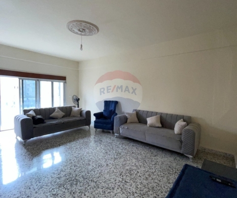 Apartments for sale in Azmi - R9-3373 Apartment for Sale in Azmi Street Tripoli - 220 m²شقة للبيع في شارع عزمي طرابلس - 220 متر مربع