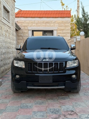 Jeep in Choueifat - جيب غراند شيروكي Hemi V8 فول أوبشن في الشويفات | Jeep Grand Cherokee Hemi V8 Full Options