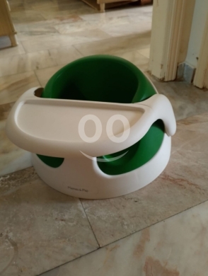 Baby & Kids Stuff in Dawhet Aramoun - مقعد تعليم الجلوس ماماز اند باباز مع صينية | Mamas & Papas Baby Snug Seat with Tray