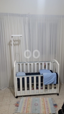 Baby & Kids Stuff in Dawhet Aramoun - تخت أطفال خشب مع فرشة وكامل ملحقاته | Wooden Baby Cot with Mattress & Full Bedding Set