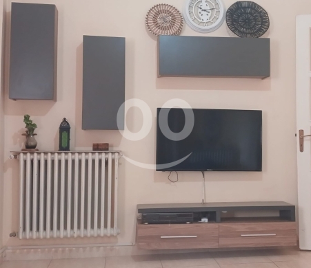 Other home furniture in Dawhet Aramoun - وحدة تلفزيون مودرن 4 قطع مع طاولة وسط | Modern 4-Piece TV Unit with Center Table