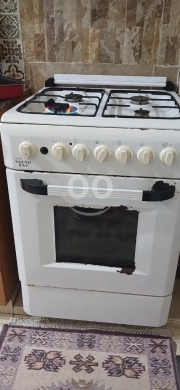 غاز 4 عيون مع فرن بحالة جيدة | 4-Burner Gas Cooker with Oven Good Condition — 3