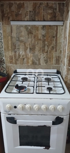غاز 4 عيون مع فرن بحالة جيدة | 4-Burner Gas Cooker with Oven Good Condition