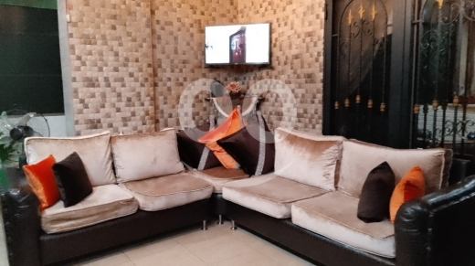 Other home furniture in Dawhet Aramoun - طقم كنب زاوية مع 2 برجير وطقم طاولات | Corner Sofa Set with 2 Armchairs & Tables