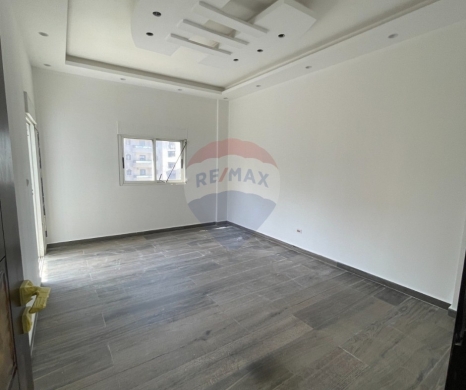 شقق للبيع في Nakabet Al Ateba - R9-3379 Super Deluxe Apartment for Sale in Nakabet Ateba, Tripoliشقة سوبر ديلوكس للبيع في نقابة الأطباء - طرابلس | 300 م²