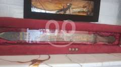 سيف ذو الفقار منقوش بماء الذهب مع علبة قطيفة ملكية | Gilded Zulfiqar Sword with Royal Velvet Case