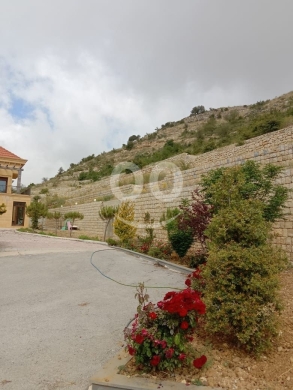 Other real estate in Aley - قصر فخم للبيع في صوفر بمساحة 11,000 متر وإطلالة خلابة | Luxury Palace for Sale in Sofar