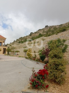 قصر فخم للبيع في صوفر بمساحة 11,000 متر وإطلالة خلابة | Luxury Palace for Sale in Sofar