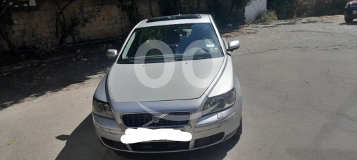 Volvo in Achrafieh - فولفو S40 موديل 2005 بحالة ممتازة وإضافات مميزة | 2005 Volvo S40 Excellent Condition