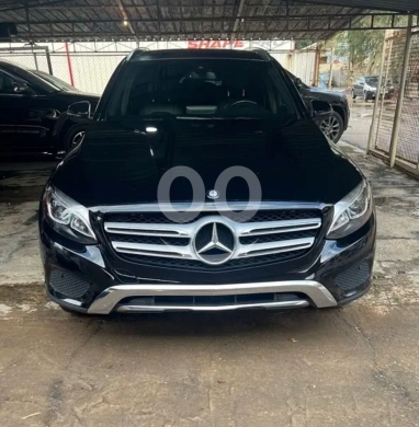 Mercedes-Benz in Mkalles - Mercedes GLC 300 2017 4Matic Full Option Clean Carfax | مرسيدس GLC 2017 كاملة المواصفات أجنبية