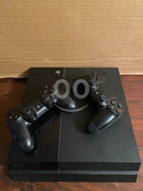 Gaming Console & Accessories dans Zgharta - PS4