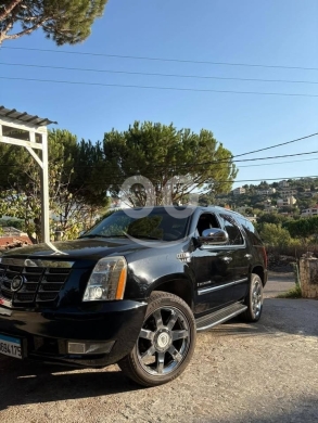 Cadillac dans Beit El Din - Escalade 2007