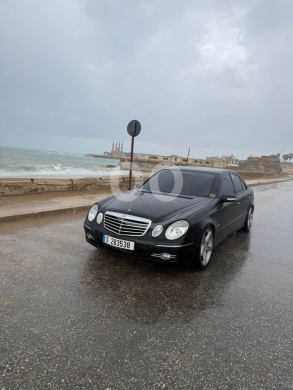 Mercedes-Benz in Tripoli - E 500 2005