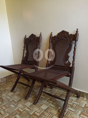 Antiques & Collectibles in Tripoli - زوج كراسي خسب أنتيك قابل للطي بعمر يتخطى ال ٨٠ عام