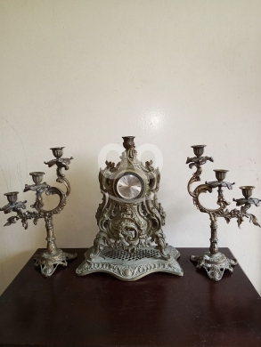 Antiques & Collectibles in Tripoli - طقم أورجينال ساعة فرنسي نحاس أنتيك قمة في الروعة والجمال