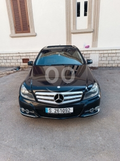مرسيدس C300 موديل 2013 4Matic نظافة ألمانية | 2013 Mercedes C300 4Matic Germany Spec