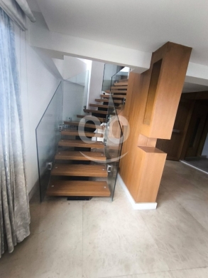 شقة دوبلكس مفروشة فخمة في اللويزة - 427 م² | Furnished Duplex Apartment in Louaizeh - 427… — 8