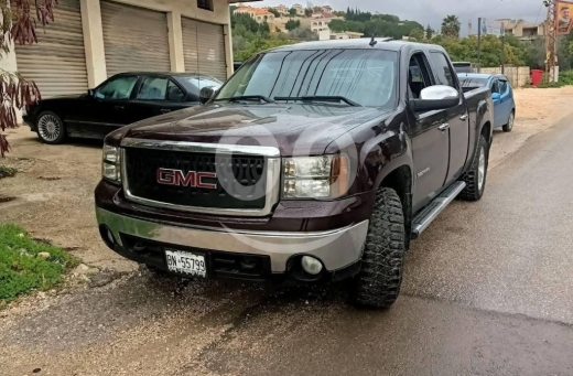 CMC in Khalde - جي ام سي سييرا 4x4 بحالة ممتازة في خلدة | GMC Sierra 4x4 Excellent Condition in Khalde