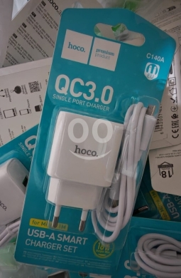 Mobile accessories in Manara - شاحن Hoco C140A ذكي بقوة 18 واط مع كابل Micro-USB | Hoco C140A 18W Smart Charger Set