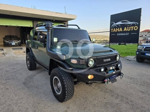 Toyota in Kherbet Rouha - Toyota FJ Cruiser 2012