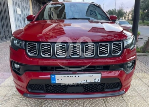 Jeep in Abou Samra - جيب كومباس 2022 نظيفة جداً شاشة وكاميرا | Jeep Compass 2022 Super Clean 4WD