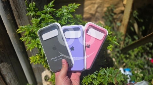 Mobile accessories in Beirut City - كفرات سيليكون ناعمة لجميع إصدارات آيفون | Premium Silicone Covers for iPhone Series