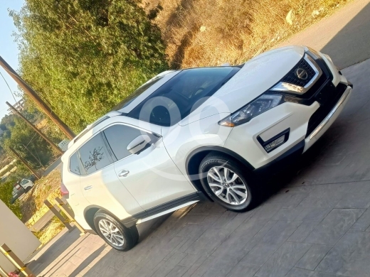 Nissan in Aley - نيسان روج SV موديل 2018 بانوراما بحالة ممتازة | 2018 Nissan Rogue SV Panoramic for Sale