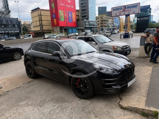 Porsche in Dbayeh - بورش ماكان توربو 2017 بحالة ممتازة في ضبية | 2017 Porsche Macan Turbo - Pristine Condition