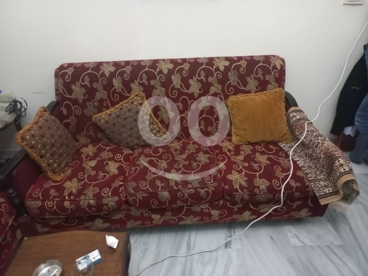 Other home furniture in Dawhet Aramoun - صالون خشب متين جداً ٦ قطع بحالة ممتازة | Durable 6-Piece Salon Set - Excellent Condition