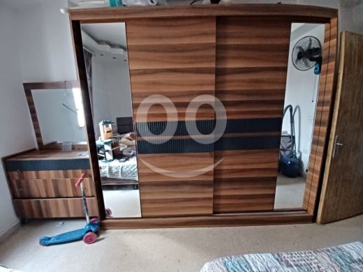 غرفة نوم خشب مودرن: تختين مفرد ونص مع خزانة وشفنيرة | Modern Bedroom Set - 2 Beds — 2
