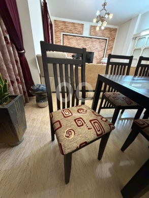 طاولة سفرة مودرن خشب مع ٨ كراسي بحالة ممتازة | Modern Dining Table with 8 Chairs — 2