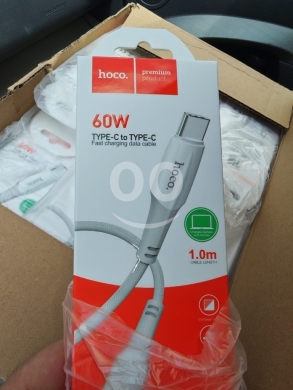 Mobile accessories in Manara - كابل هوكو 60 واط شحن سريع من Type-C إلى Type-C | Hoco 60W Fast Charging USB-C Cable
