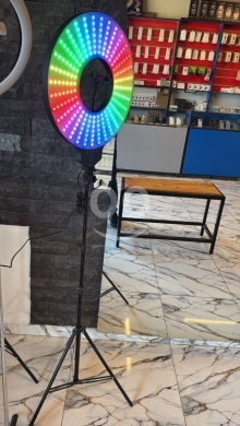 Cameras, Camcorders & Studio Equipment in Akkar el-Atika - رينج لايت RGB احترافي للتصوير مع ستاند قابل للتعديل | Professional RGB Ring Light with Tripod