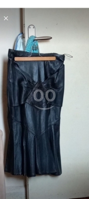 Clothes, Footwear & Accessories in Al Maarad - تنورة جلد تركية أصلية بحالة ممتازة للمناسبات | Original Turkish Leather Skirt Excellent Condition